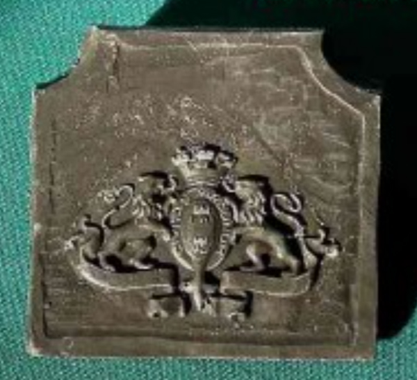 PLAQUE DE CHEMINEE LIONS