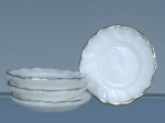4 ASSIETTES PORCELAINE BLANC-DORE