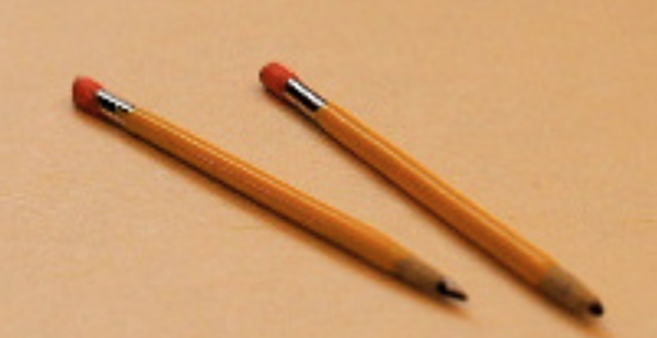 LOT DE 2 CRAYONS A PAPIER