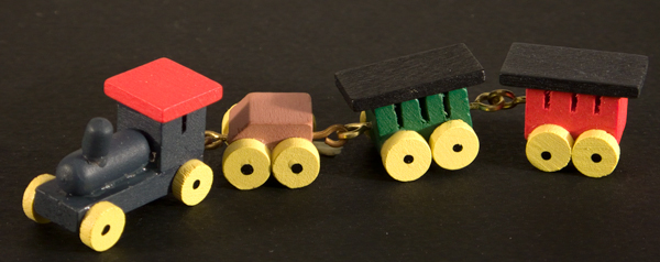 PETIT TRAIN EN COULEURS EN BOIS