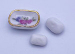 PORTE SAVON EN PORCELAINE ET SAVONS
