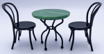 TABLE IMITATION MARBRE ET 2 CHAISES