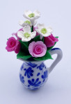 FLEURS DANS VASE TYPE CARAFE