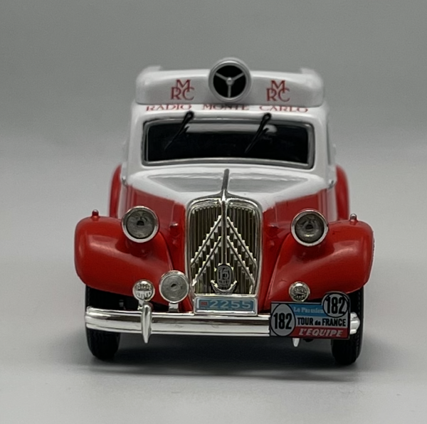 VOITURE PUBLICITAIRE TOUR DE FRANCE RMC