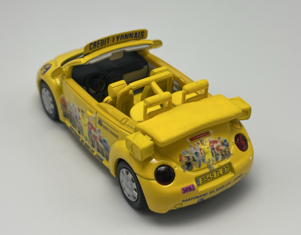 VOITURE PUBLICITAIRE VOLKSWAGEN NEW BEETLE CABRIOLET TOUR DE FRANCE